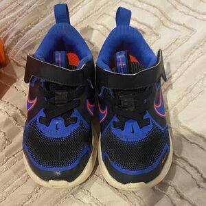 Toddler Black and Blue Nike Athletic Shoes size 8